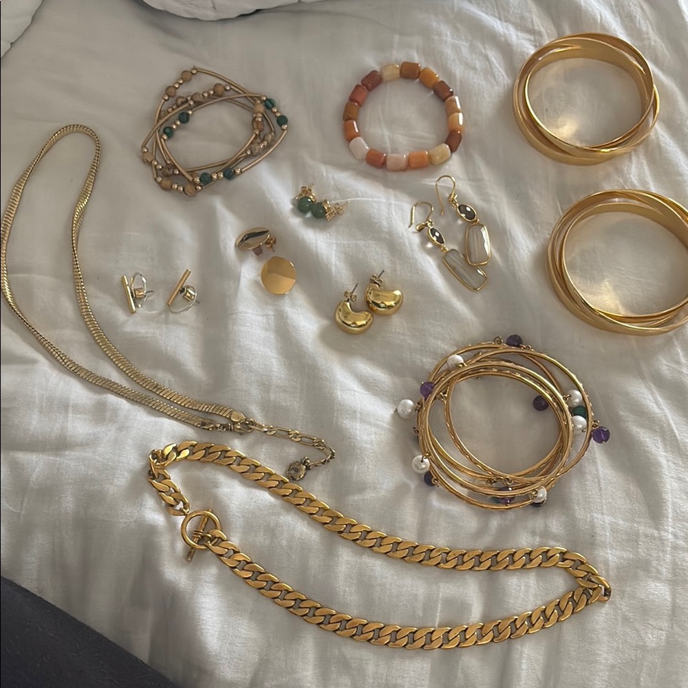 Elegant Gold and Multicolor Jewelry Set
